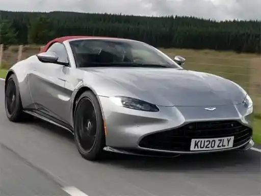 Game: Aston Martin Vantage Roadster Diapositiva