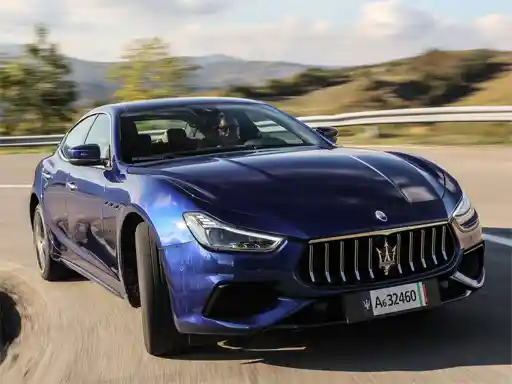 Game: Rompecabezas híbrido de Maserati Ghibli